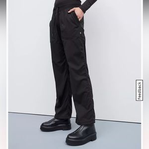 Lululemon dance studio pant - regular - size 6